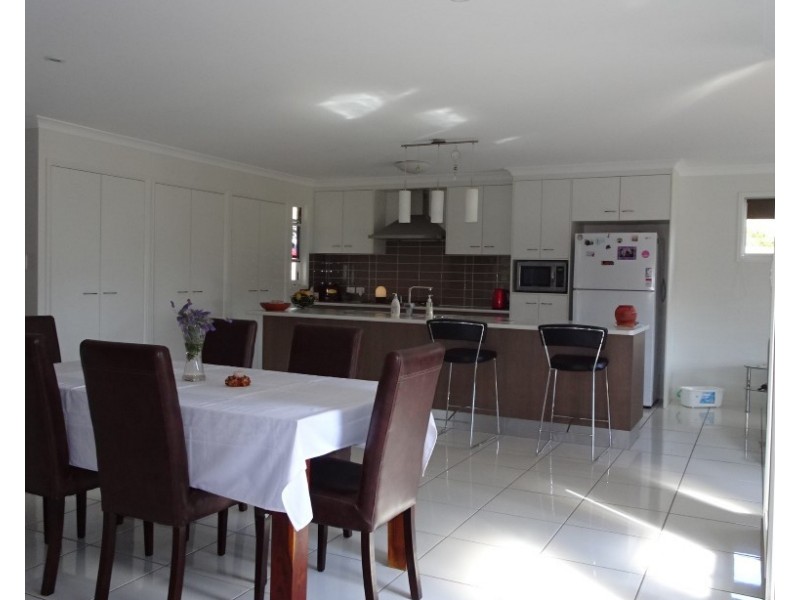 7 STRINGYBARK COURT, Apple Tree Creek QLD 4660