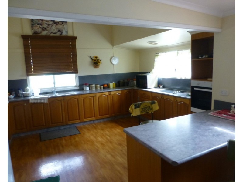 19 Frederick Street, Biggenden QLD 4621