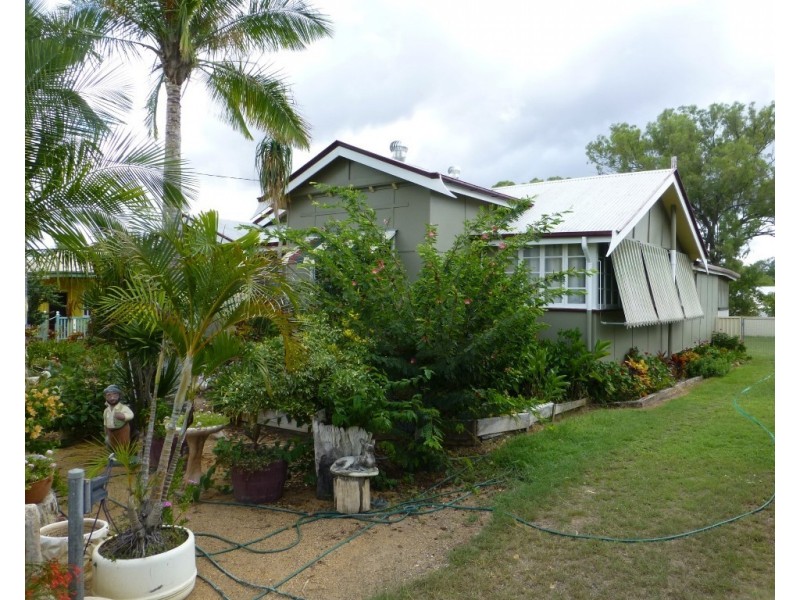 19 Frederick Street, Biggenden QLD 4621