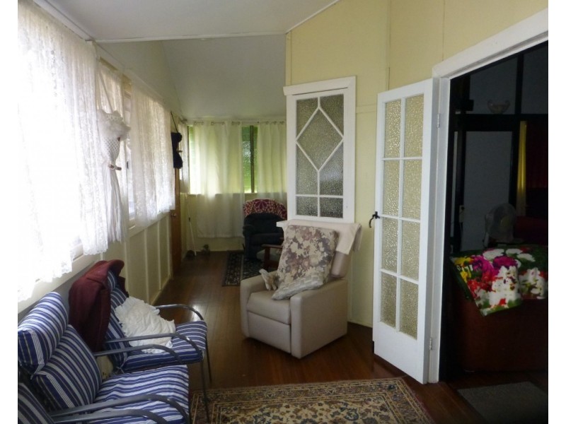 19 Frederick Street, Biggenden QLD 4621