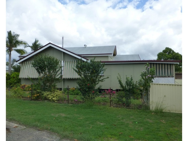 19 Frederick Street, Biggenden QLD 4621