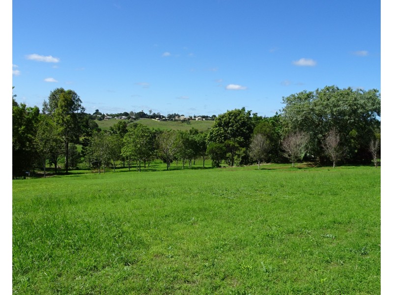 46 HUXLEY ROAD, North Isis QLD 4660