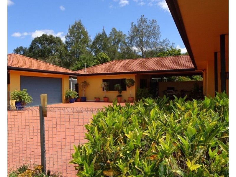 128 RAINBOWS ROAD, South Isis QLD 4660