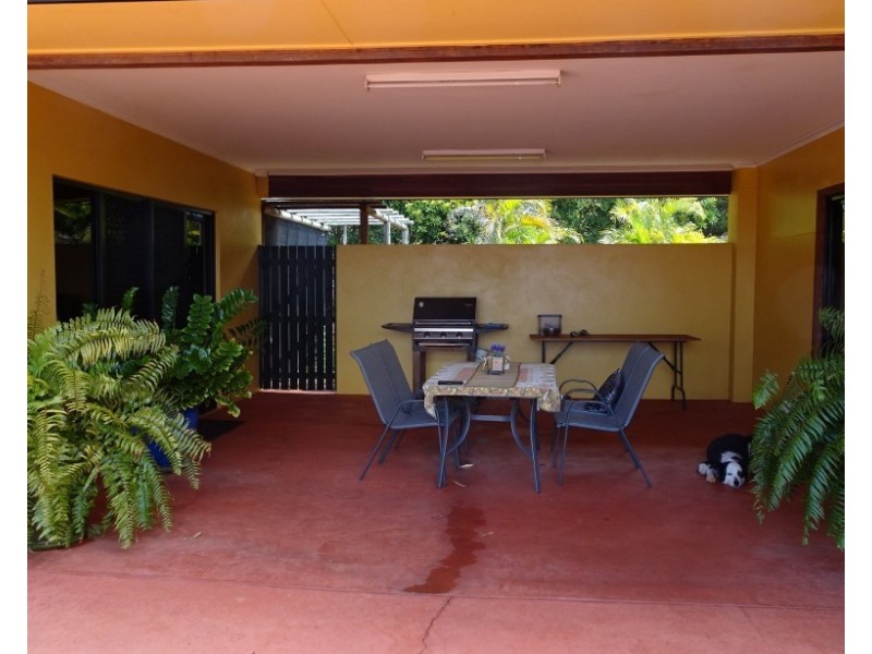 128 RAINBOWS ROAD, South Isis QLD 4660