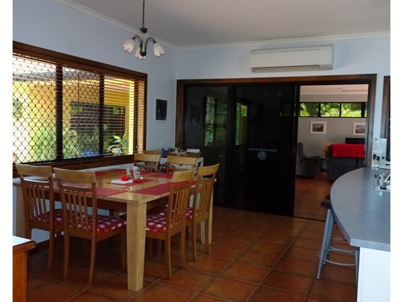 128 RAINBOWS ROAD, South Isis QLD 4660