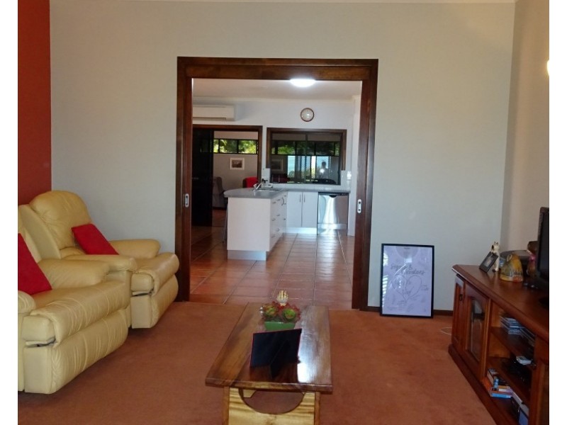 128 RAINBOWS ROAD, South Isis QLD 4660