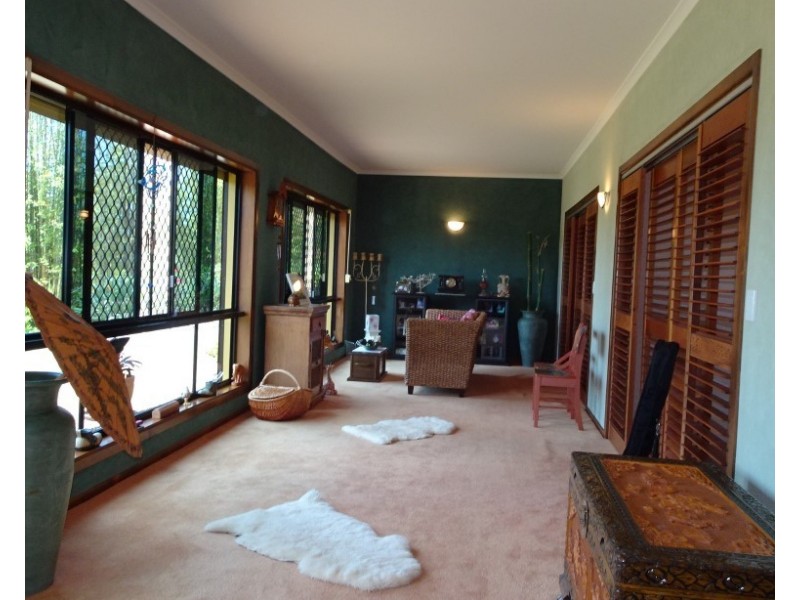 128 RAINBOWS ROAD, South Isis QLD 4660