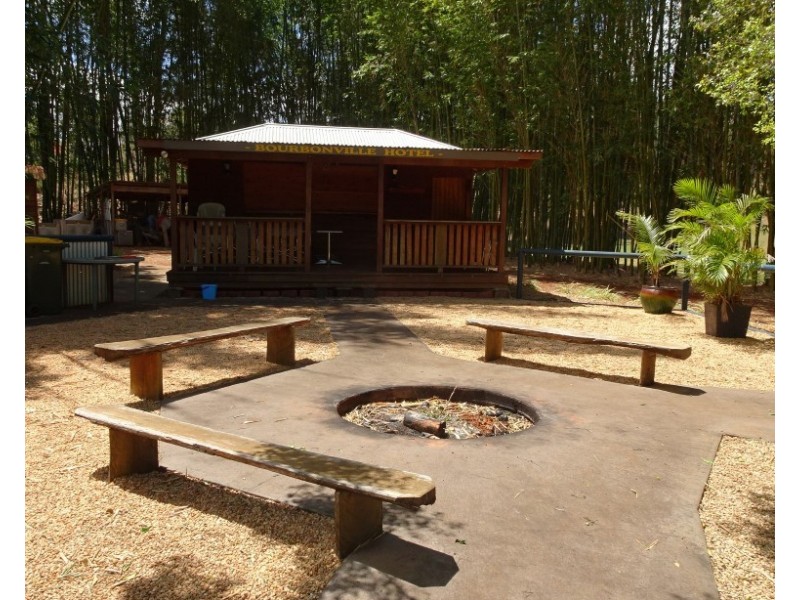128 RAINBOWS ROAD, South Isis QLD 4660