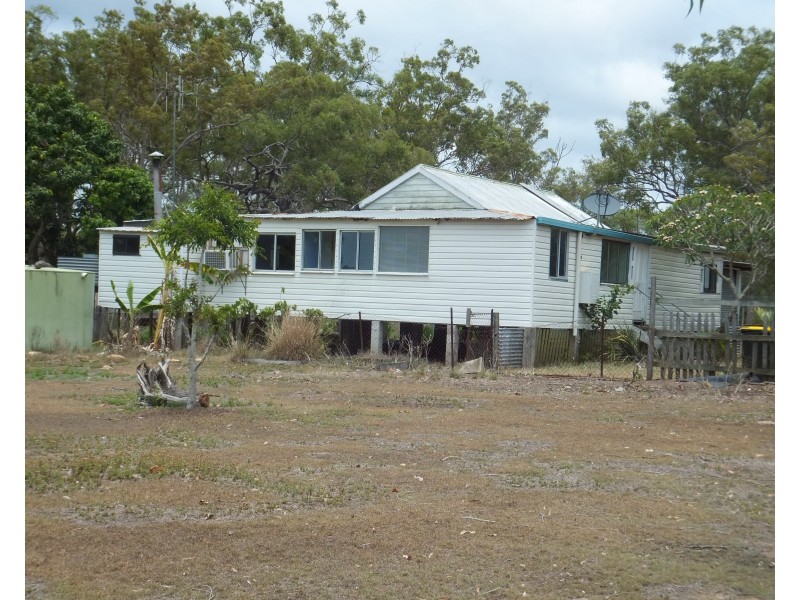 36 CREEK STREET, Howard QLD 4659