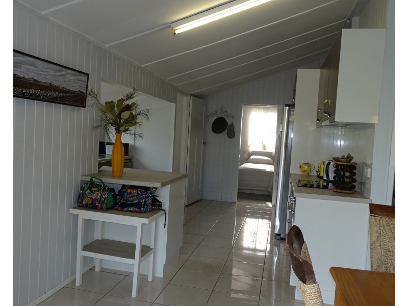 192 Station Road, Horton QLD 4660