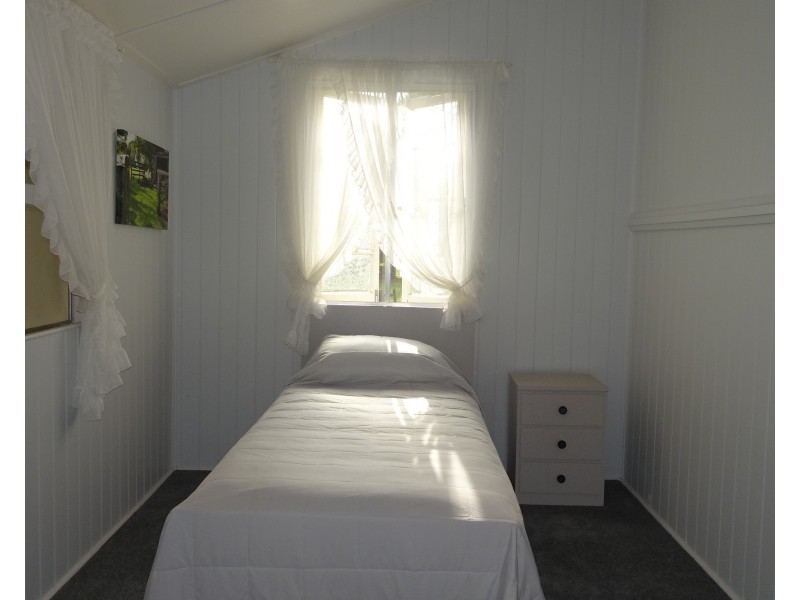 192 Station Road, Horton QLD 4660