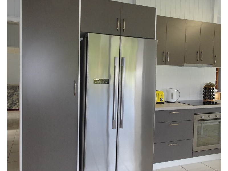 192 Station Road, Horton QLD 4660