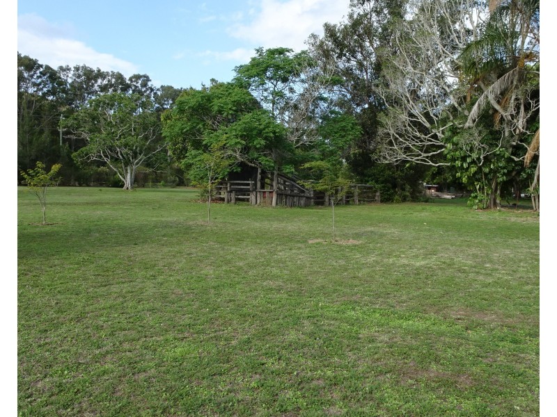 192 Station Road, Horton QLD 4660