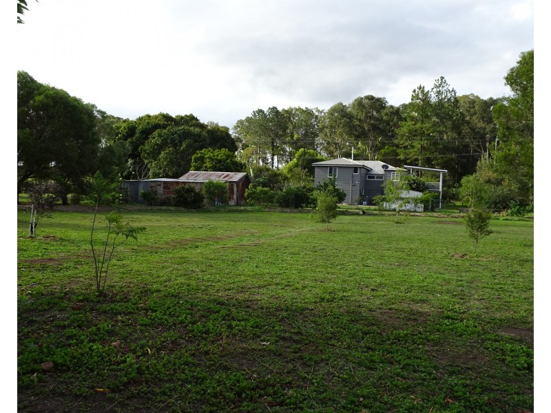 192 Station Road, Horton QLD 4660