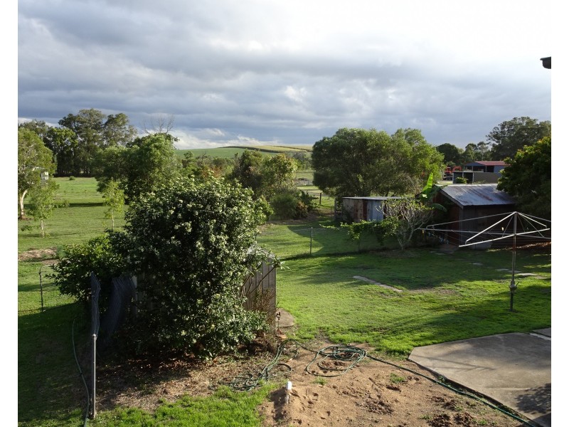 192 Station Road, Horton QLD 4660