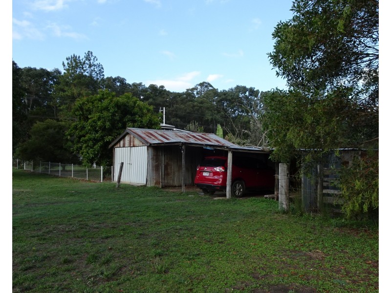 192 Station Road, Horton QLD 4660