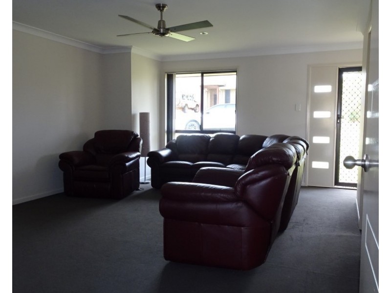 27 PIONEER AVENUE, Childers QLD 4660