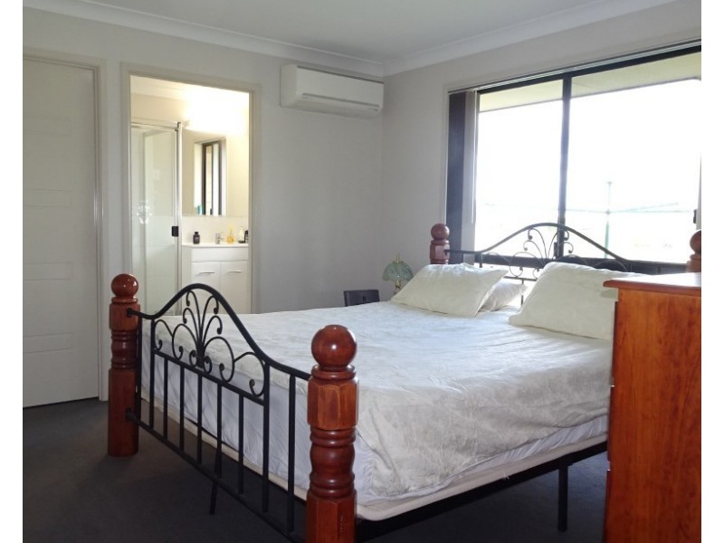 27 PIONEER AVENUE, Childers QLD 4660