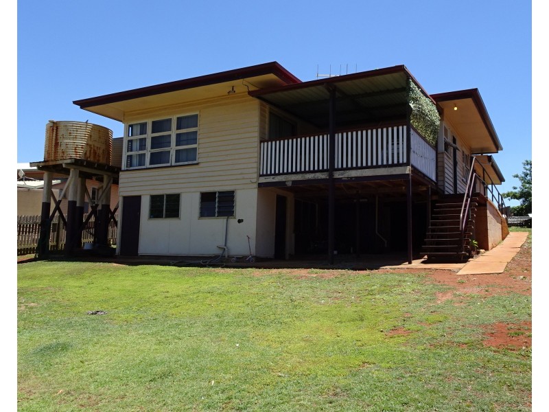 198 CHURCHILL STREET, Childers QLD 4660