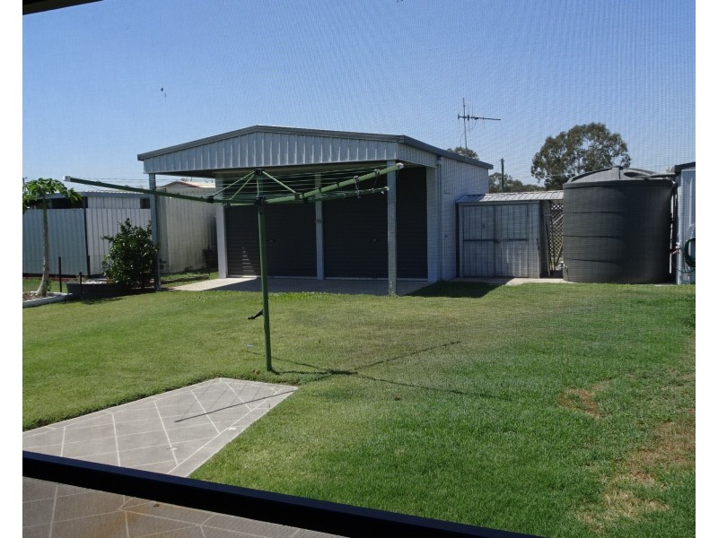 1 Moller Street, Buxton QLD 4660