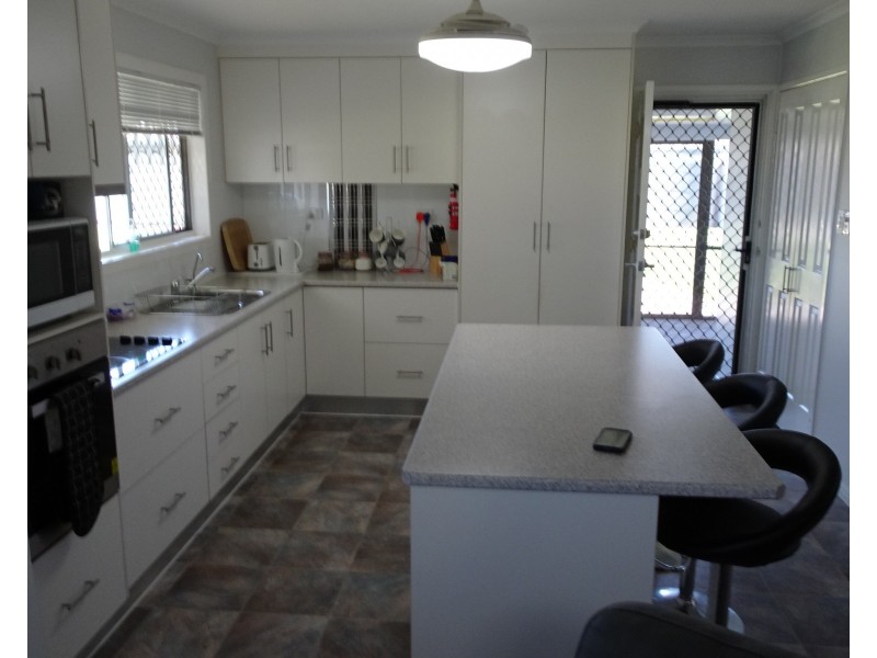 1 Moller Street, Buxton QLD 4660