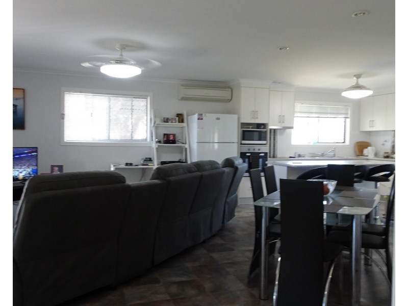 1 Moller Street, Buxton QLD 4660