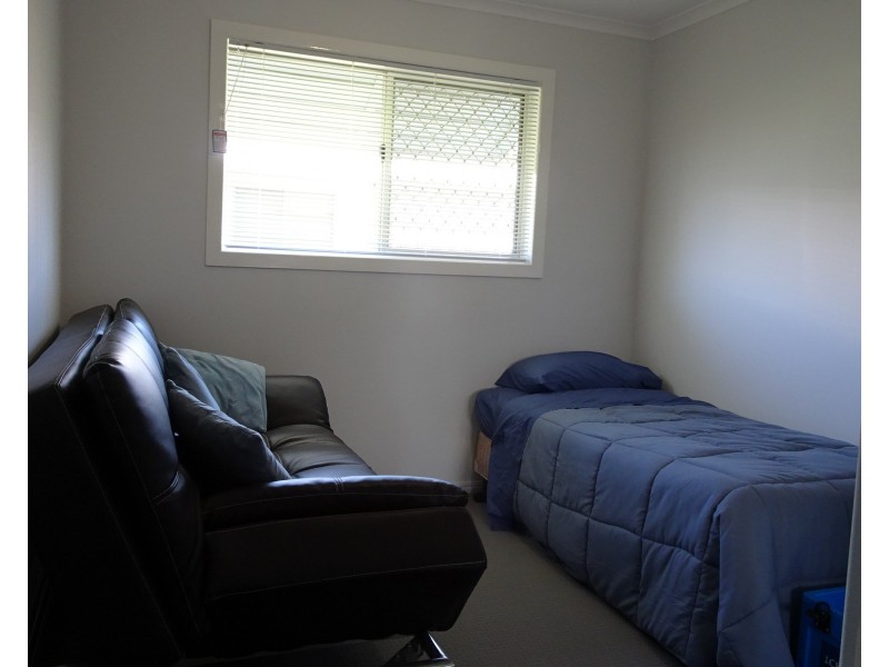 1 Moller Street, Buxton QLD 4660