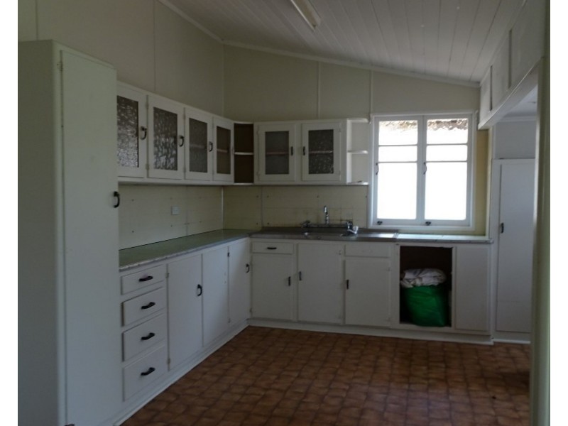 18 WEST STREET, Childers QLD 4660