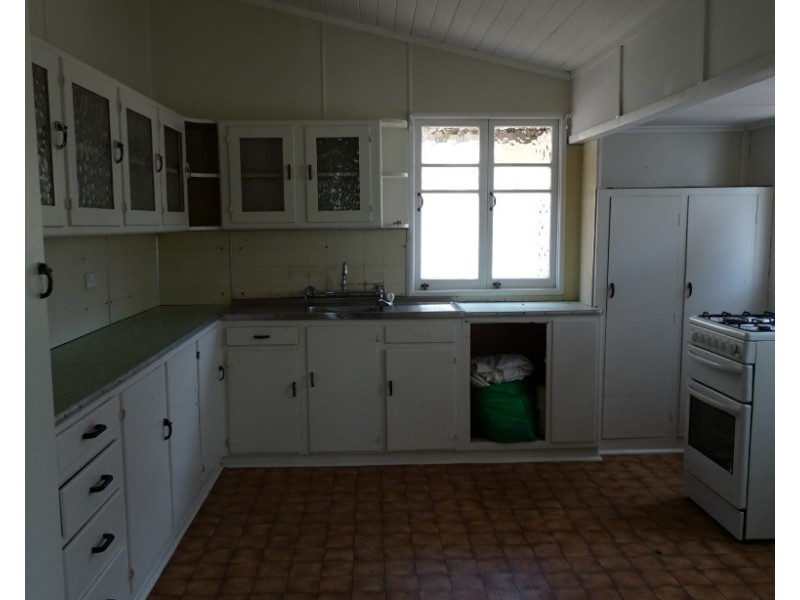 18 WEST STREET, Childers QLD 4660