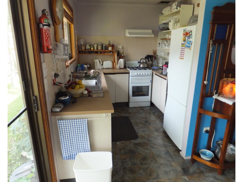 5 HUME STREET, Buxton QLD 4660
