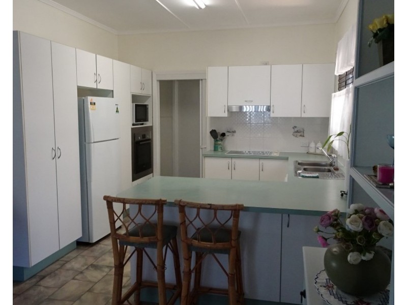 11 Oakes Street, Childers QLD 4660