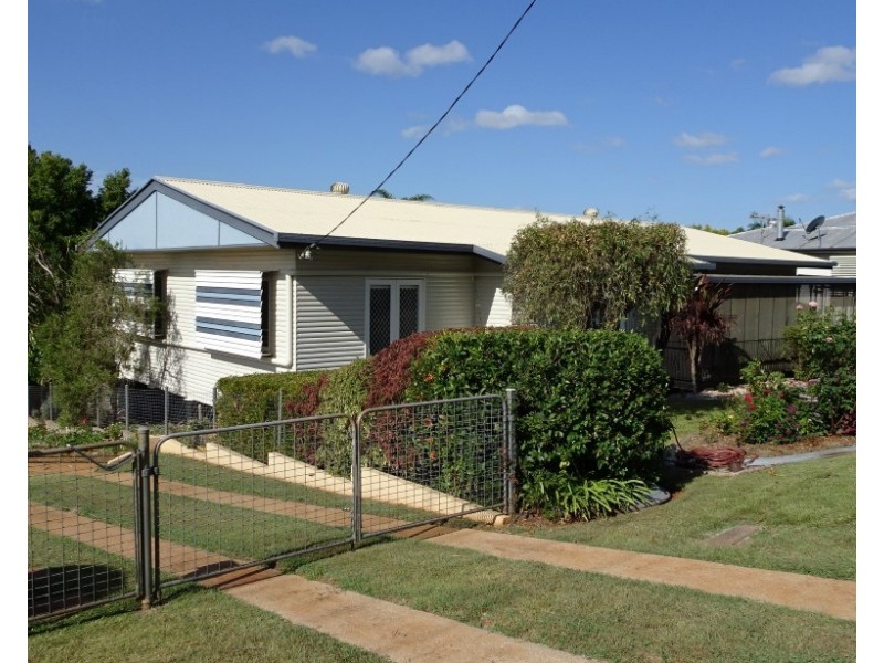 11 Oakes Street, Childers QLD 4660