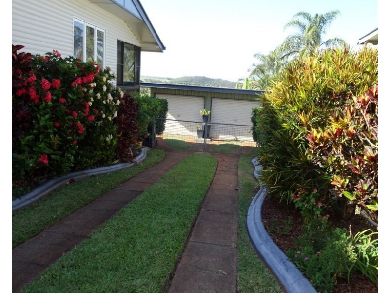 11 Oakes Street, Childers QLD 4660