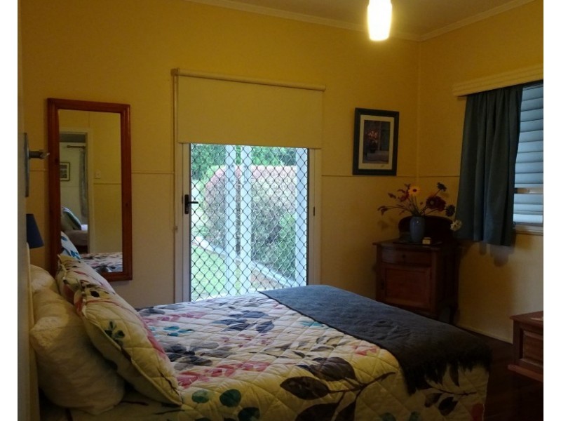 11 Oakes Street, Childers QLD 4660