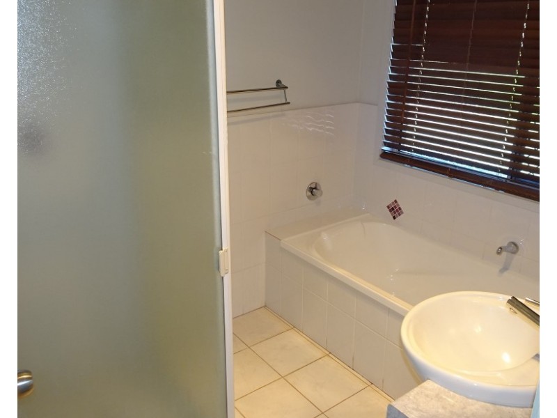 29 PIONEER AVENUE, Childers QLD 4660