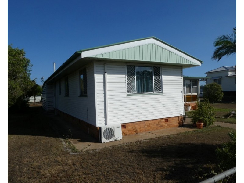 32 VICTORIA STREET, Biggenden QLD 4621
