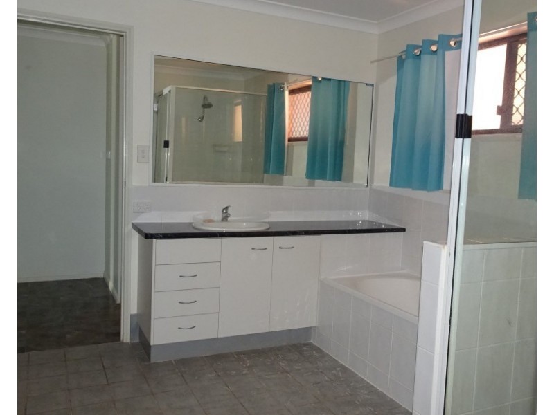 65 Thompson Road, Childers QLD 4660