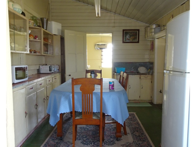 124 Station Road, Horton QLD 4660
