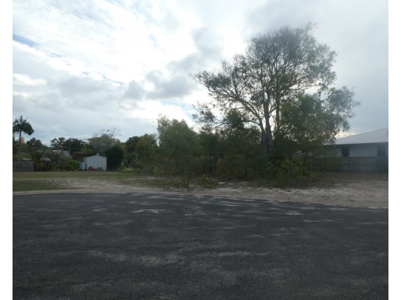 15 SNAPPER COURT, Woodgate QLD 4660