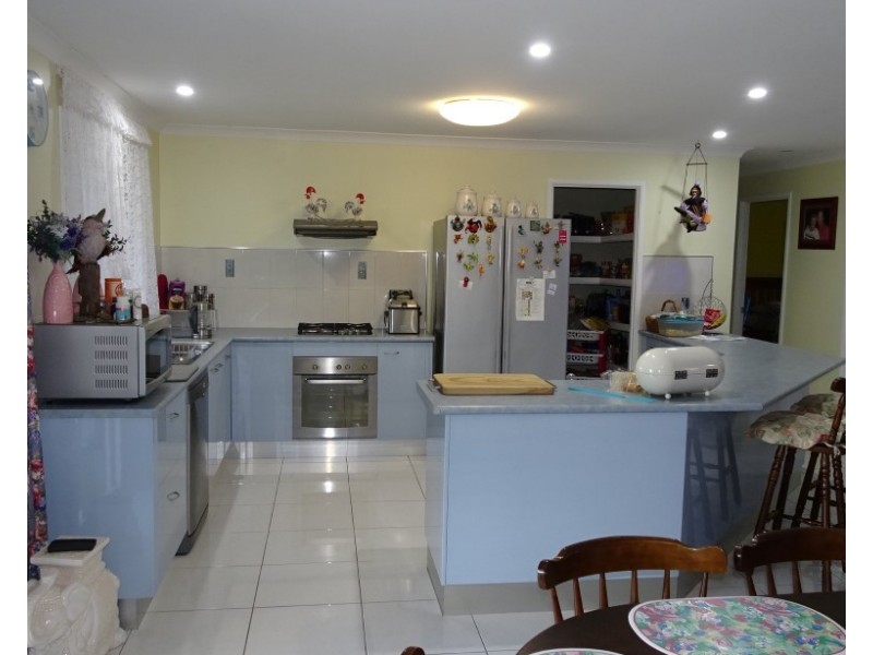 33 TRAVIS STREET, Buxton QLD 4660