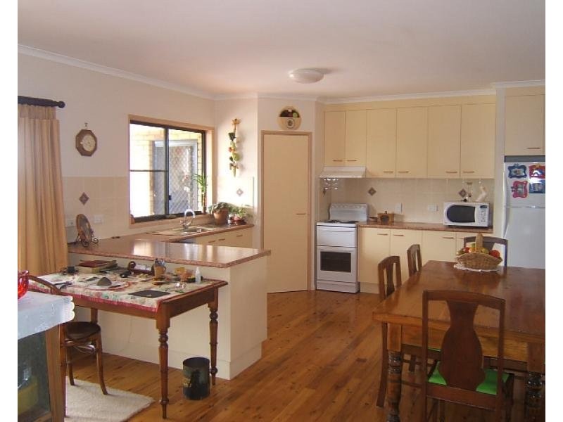 16 Watkins STREET, Buxton QLD 4660