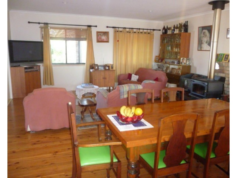 16 Watkins STREET, Buxton QLD 4660