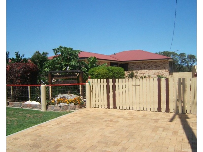 16 Watkins STREET, Buxton QLD 4660