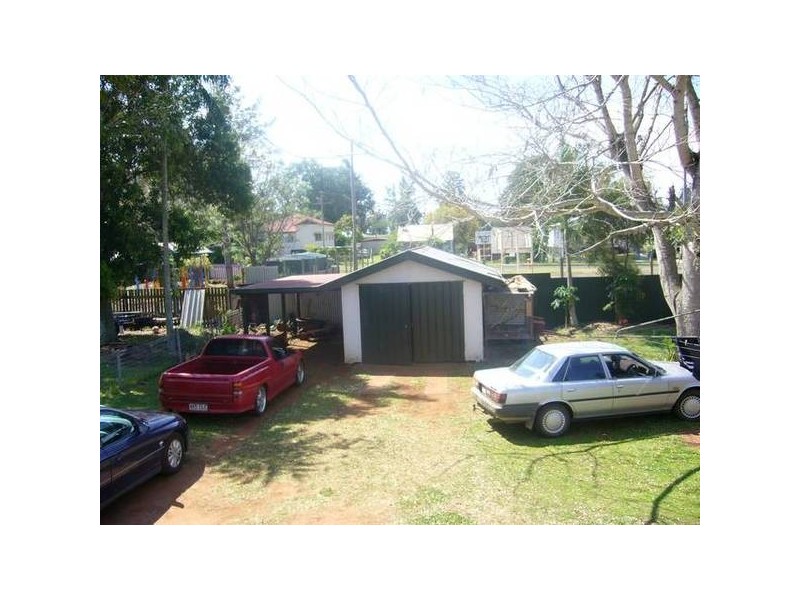 17 West Street, Childers QLD 4660