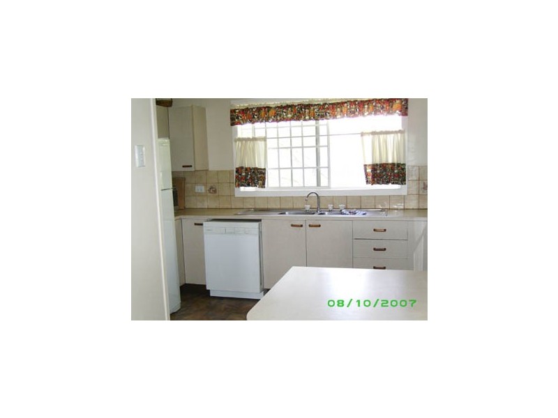 12 Sam Weller Avenue, Gayndah QLD 4625