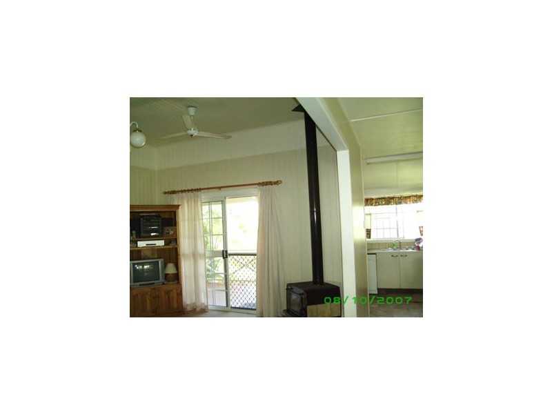 12 Sam Weller Avenue, Gayndah QLD 4625