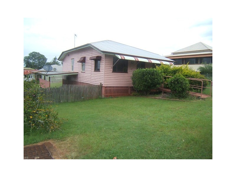 4 Nelson Street, Childers QLD 4660