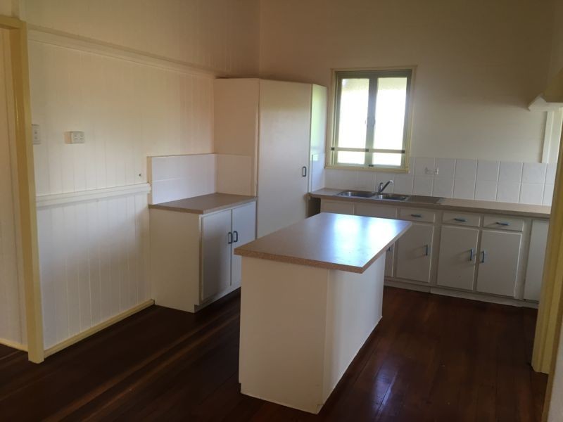 16 Macrossan Street, Childers QLD 4660