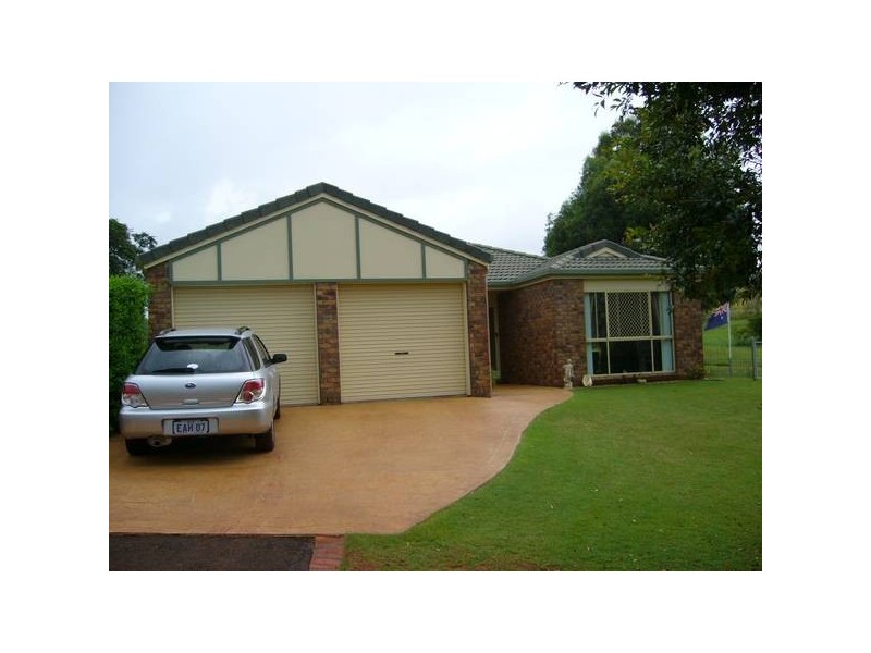 12 PIONEER AVENUE, Childers QLD 4660