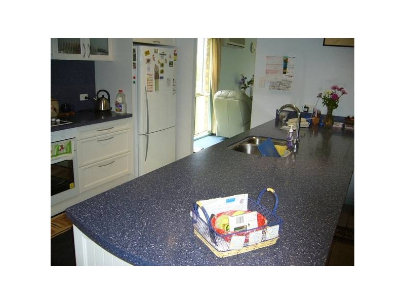 12 PIONEER AVENUE, Childers QLD 4660